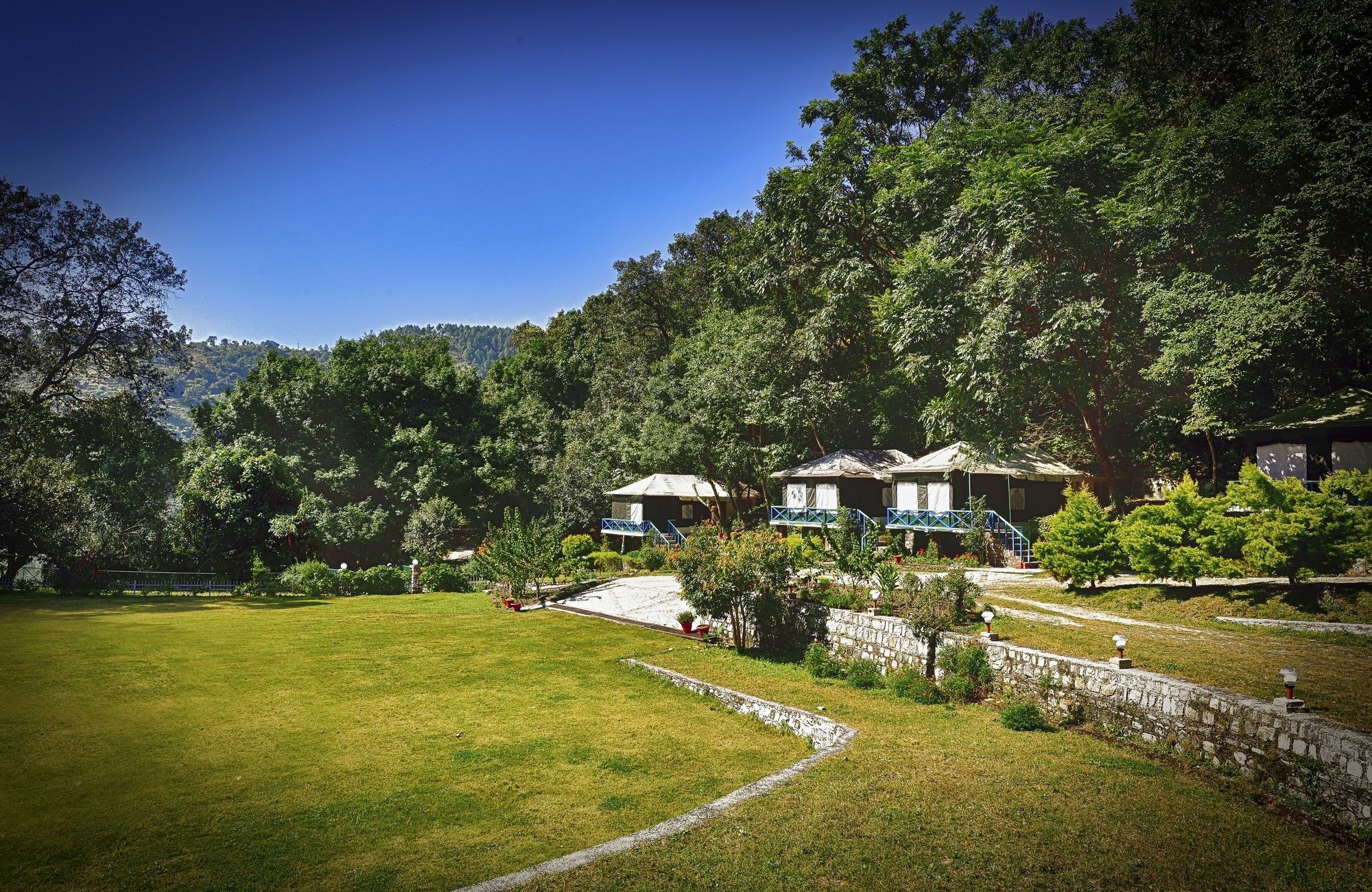 Latitude 29 By The Lake Resort Naukuchiatal Bagian luar foto